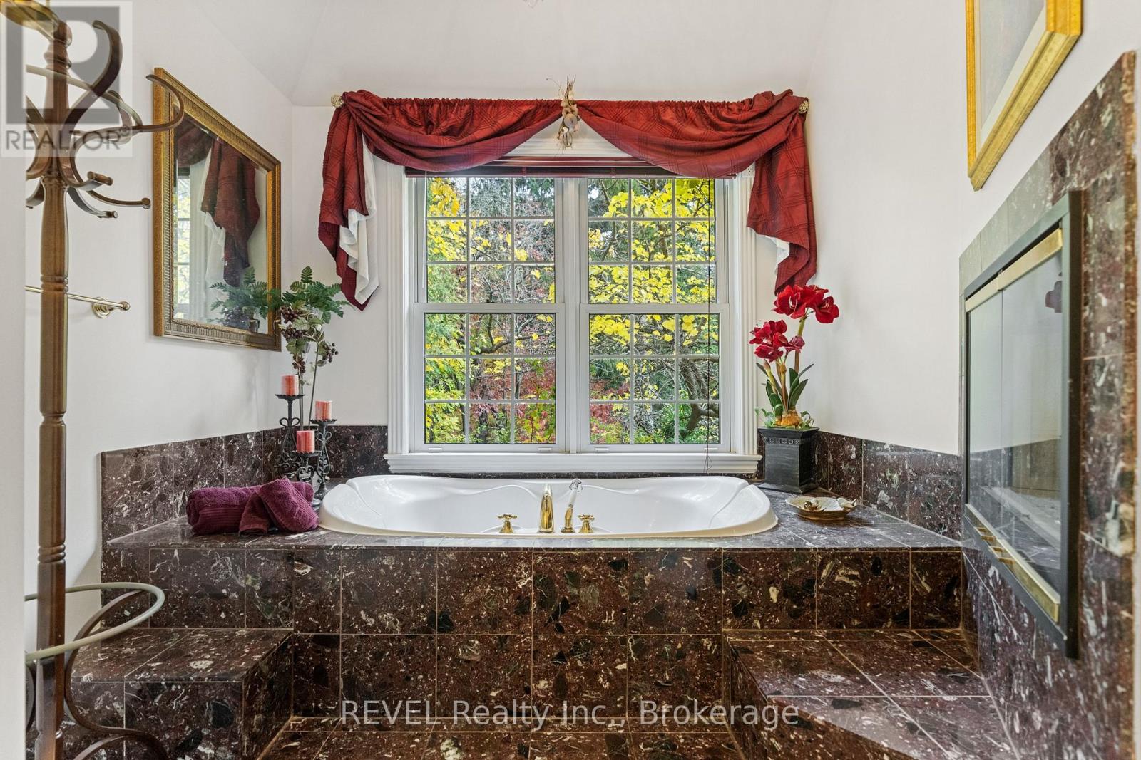 242 Simcoe Street, Niagara-On-The-Lake, Ontario  L0S 1J0 - Photo 32 - X12565068