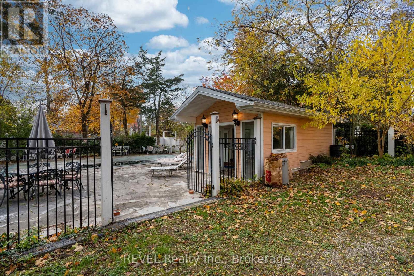 242 Simcoe Street, Niagara-On-The-Lake, Ontario  L0S 1J0 - Photo 43 - X12565068