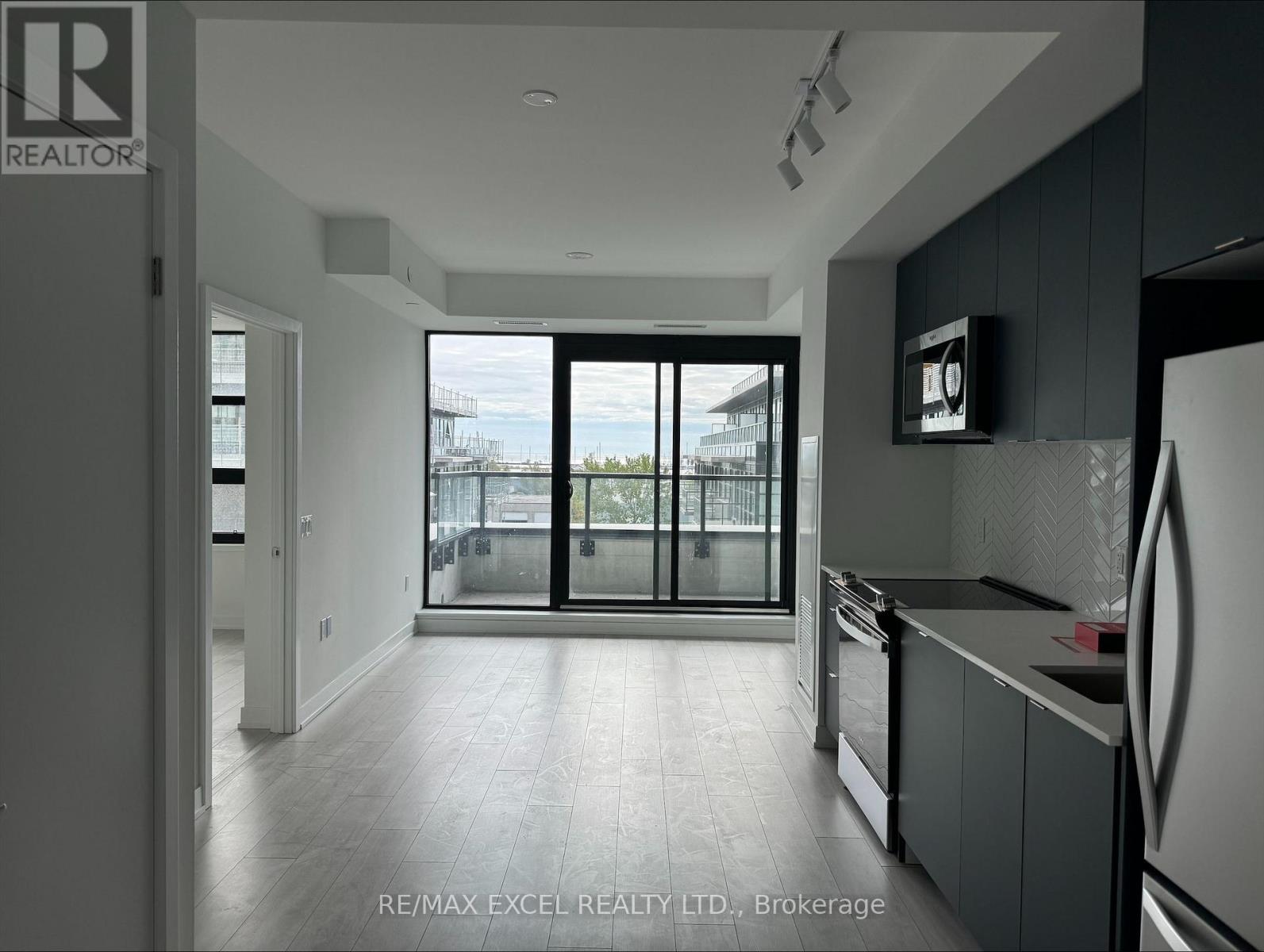 405 A - 1606 CHARLES STREET, Whitby, Ontario