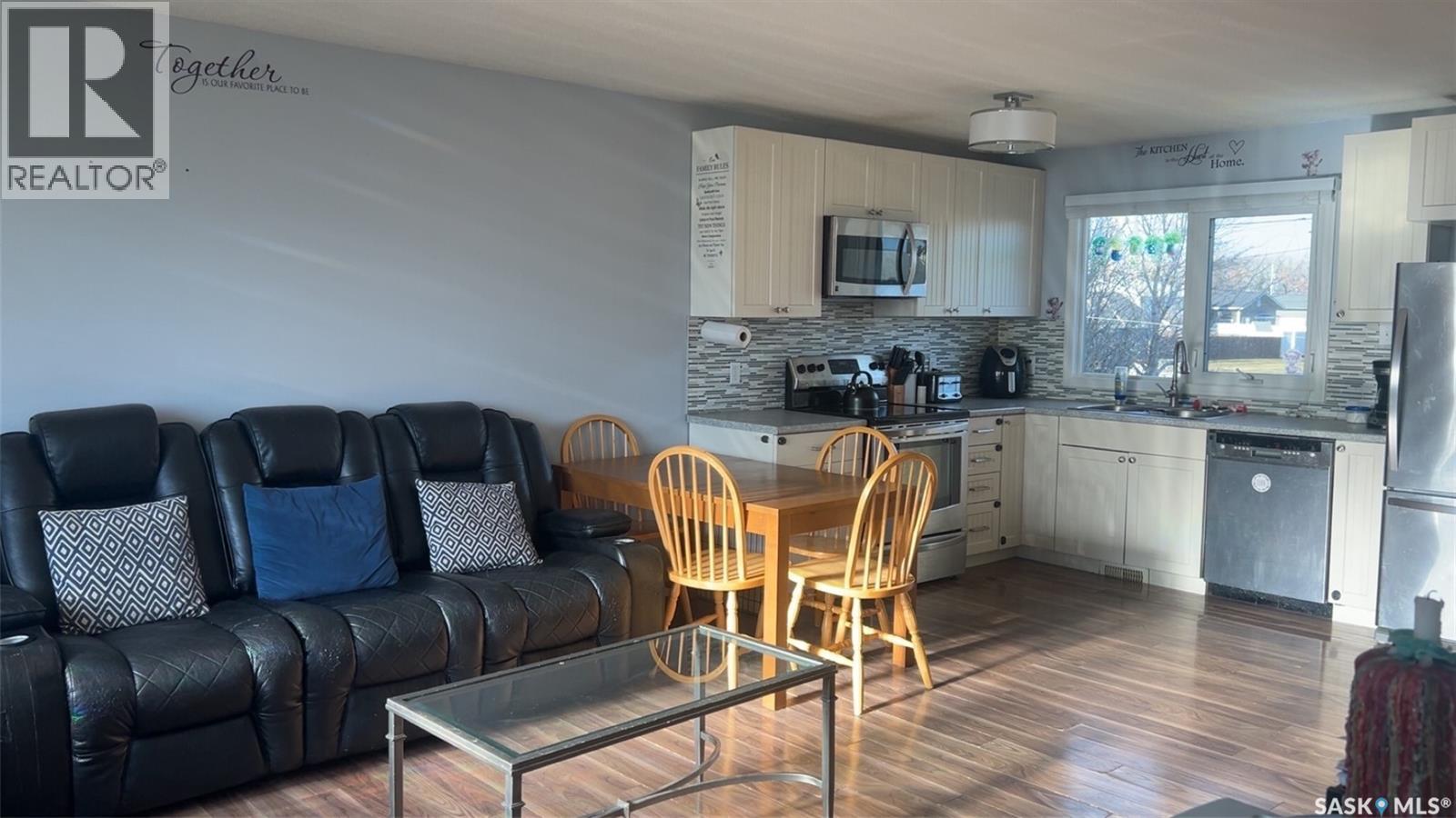 109 Collins Avenue, Springside, Saskatchewan  S0A 3V0 - Photo 3 - SK024255