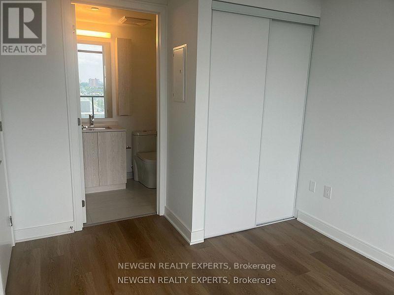 1305 - 86 Dundas Street E, Mississauga, Ontario  L5A 1W4 - Photo 11 - W12565074