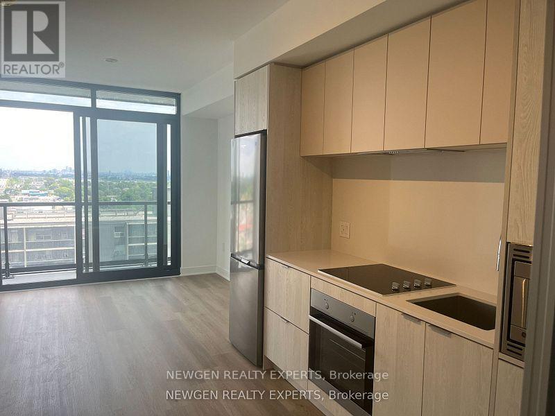 1305 - 86 Dundas Street E, Mississauga, Ontario  L5A 1W4 - Photo 2 - W12565074