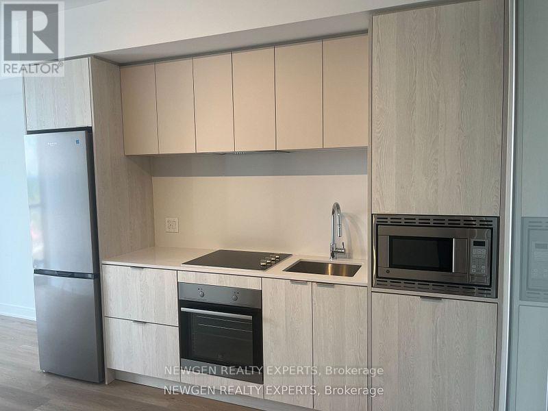 1305 - 86 Dundas Street E, Mississauga, Ontario  L5A 1W4 - Photo 4 - W12565074