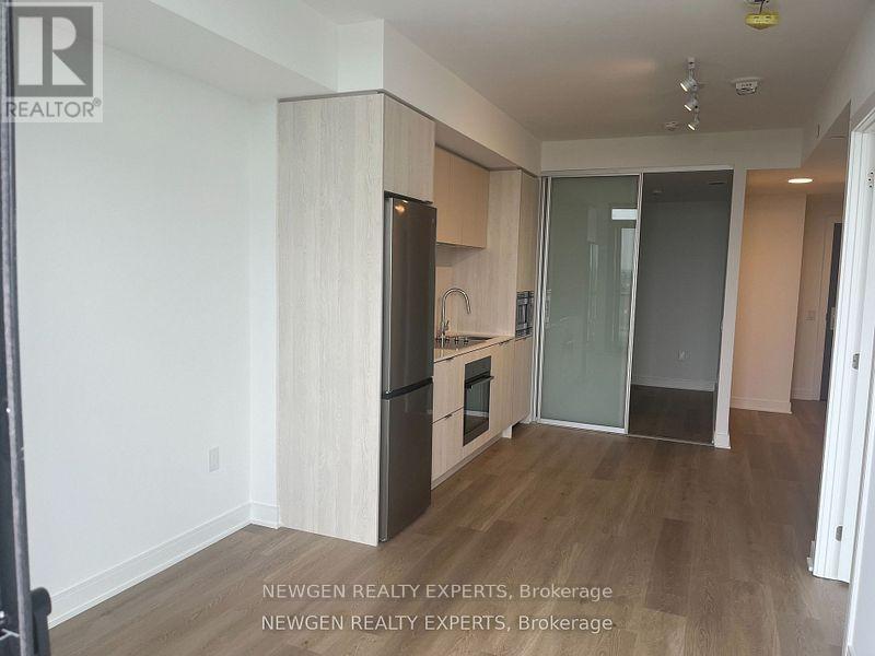 1305 - 86 Dundas Street E, Mississauga, Ontario  L5A 1W4 - Photo 6 - W12565074