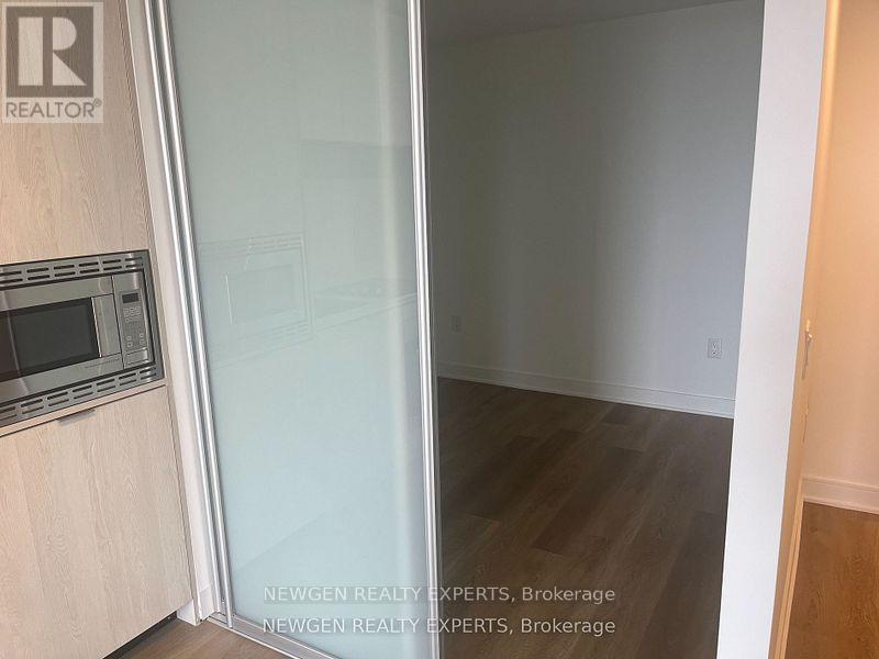 1305 - 86 Dundas Street E, Mississauga, Ontario  L5A 1W4 - Photo 7 - W12565074