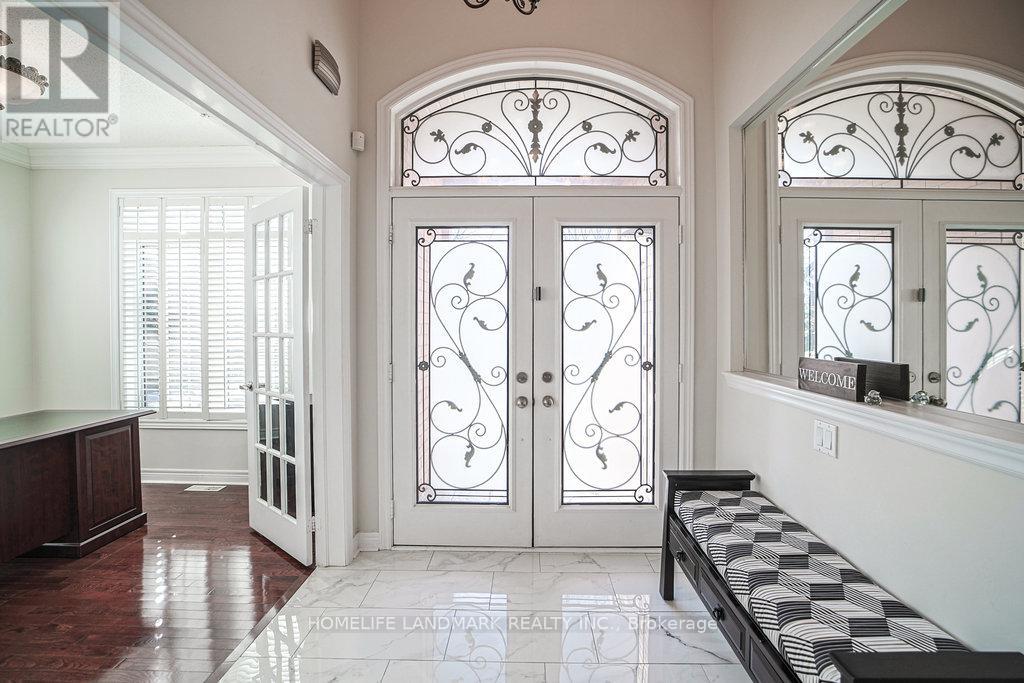 3565 Stonecutter Crescent S, Mississauga, Ontario  L5M 7N7 - Photo 3 - W12565076