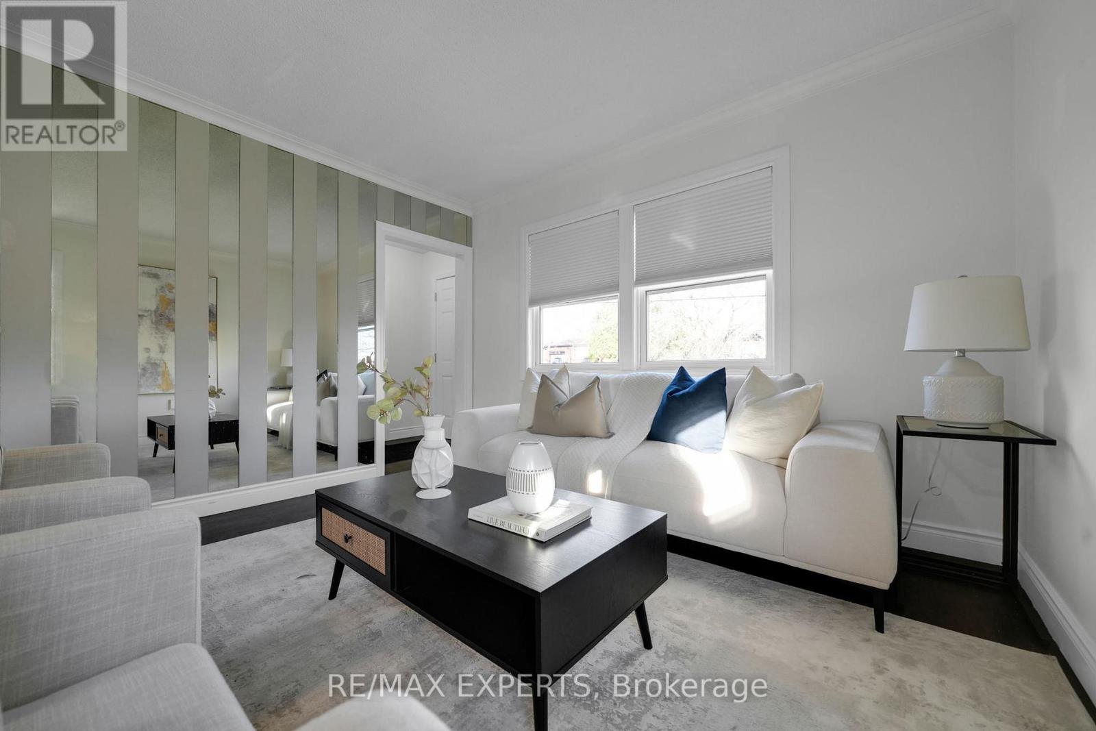 4 Larchmere Avenue, Toronto, Ontario  M9L 2N1 - Photo 12 - W12565078