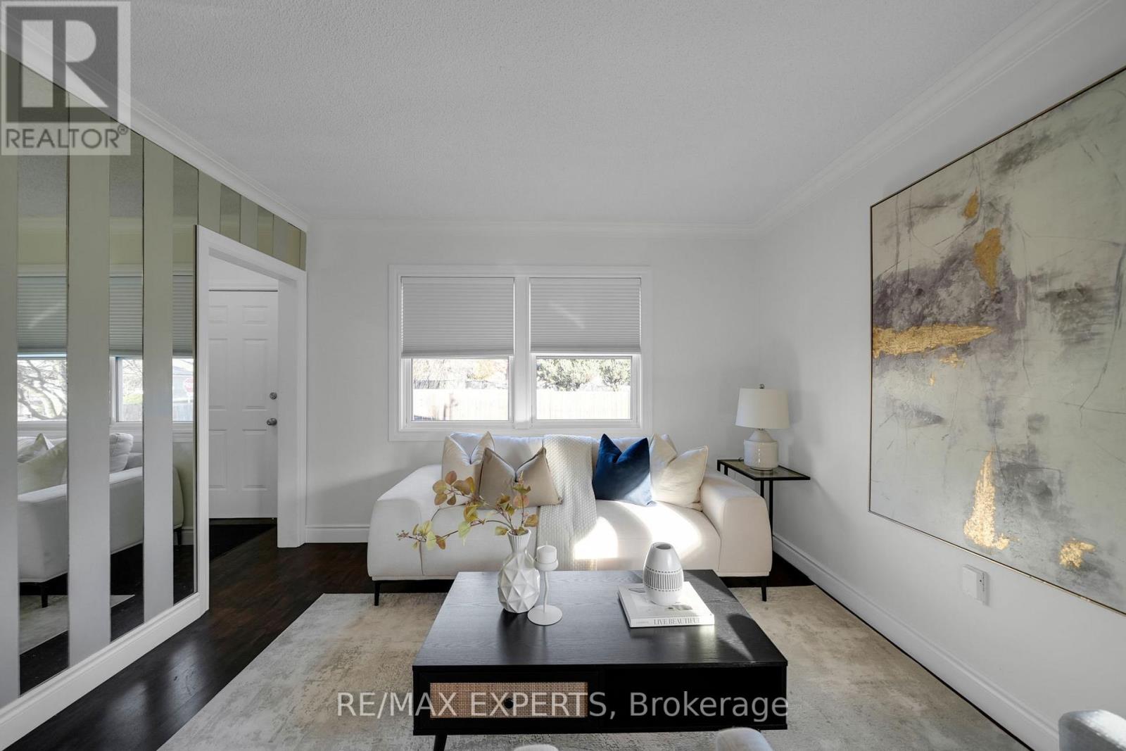 4 Larchmere Avenue, Toronto, Ontario  M9L 2N1 - Photo 13 - W12565078