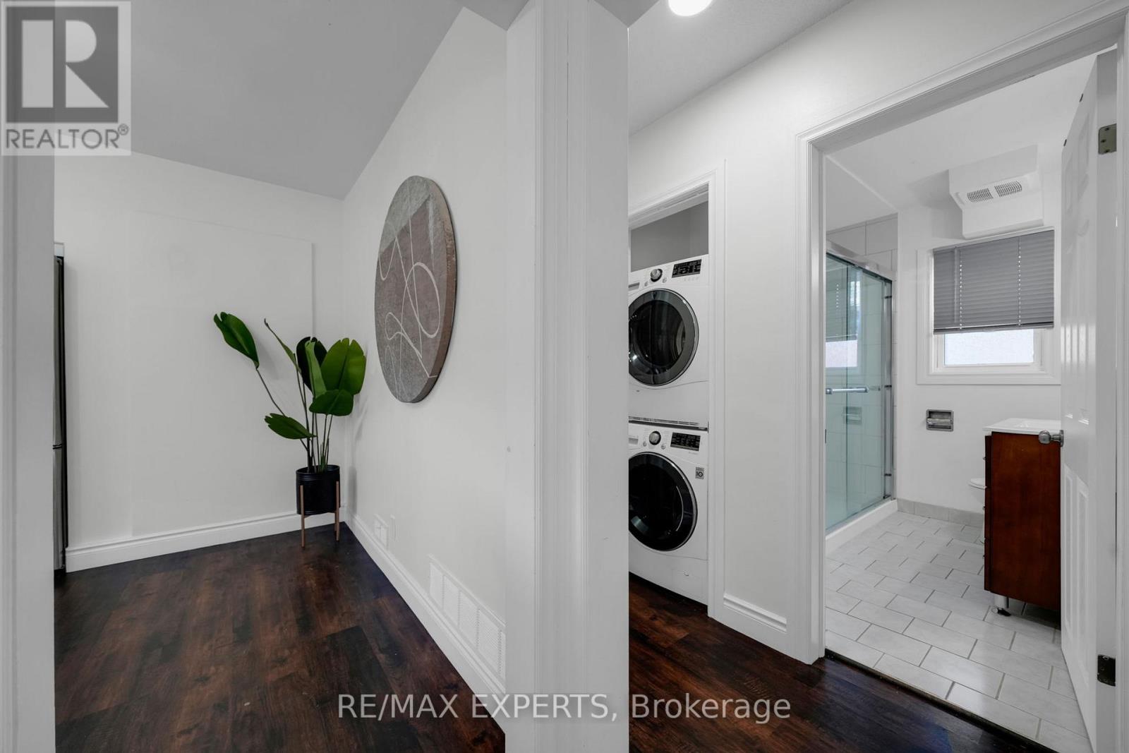 4 Larchmere Avenue, Toronto, Ontario  M9L 2N1 - Photo 14 - W12565078