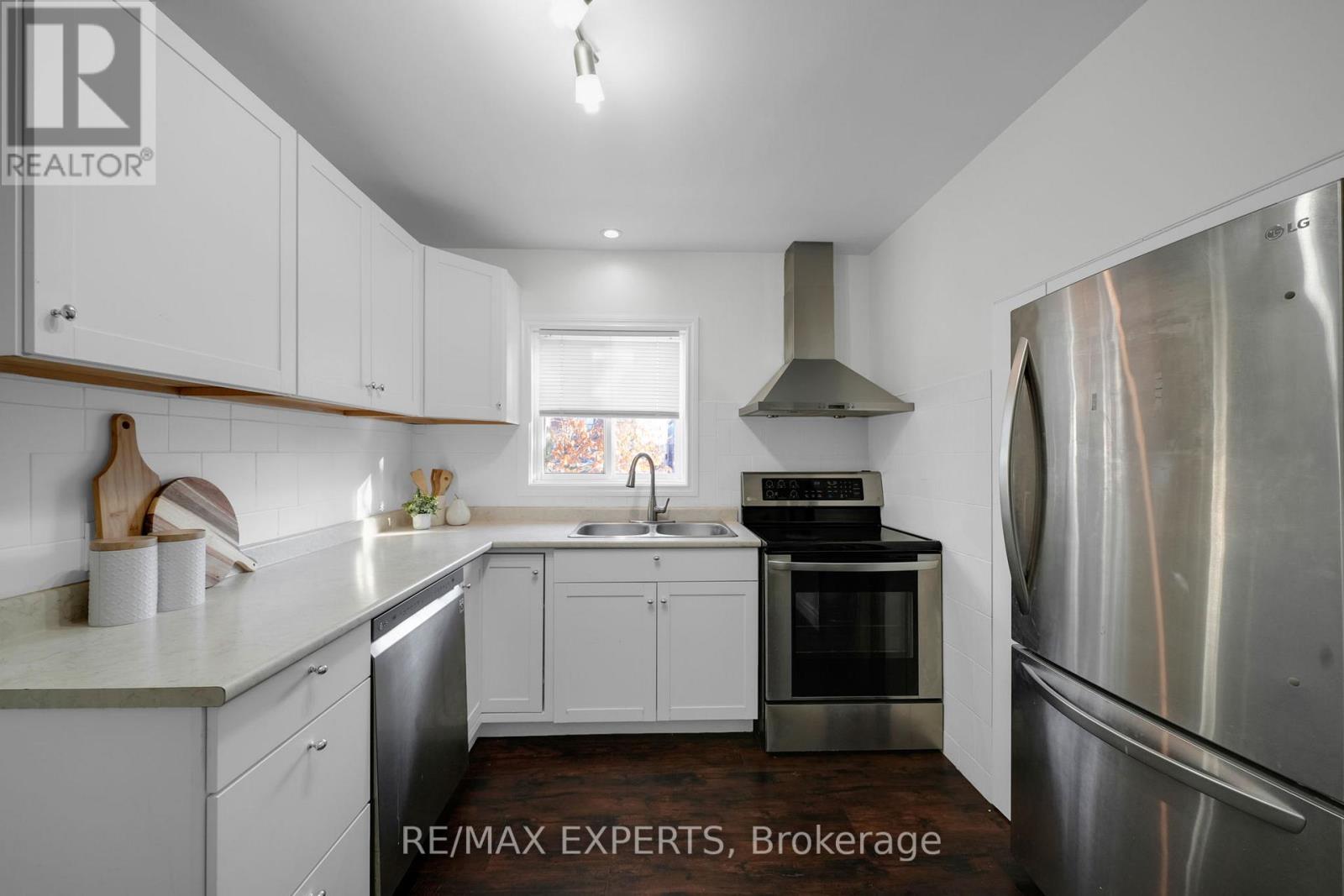 4 Larchmere Avenue, Toronto, Ontario  M9L 2N1 - Photo 16 - W12565078