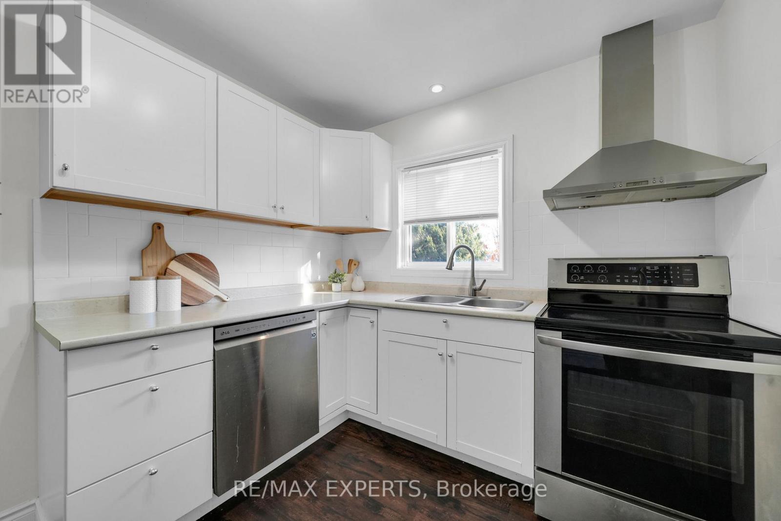 4 Larchmere Avenue, Toronto, Ontario  M9L 2N1 - Photo 17 - W12565078