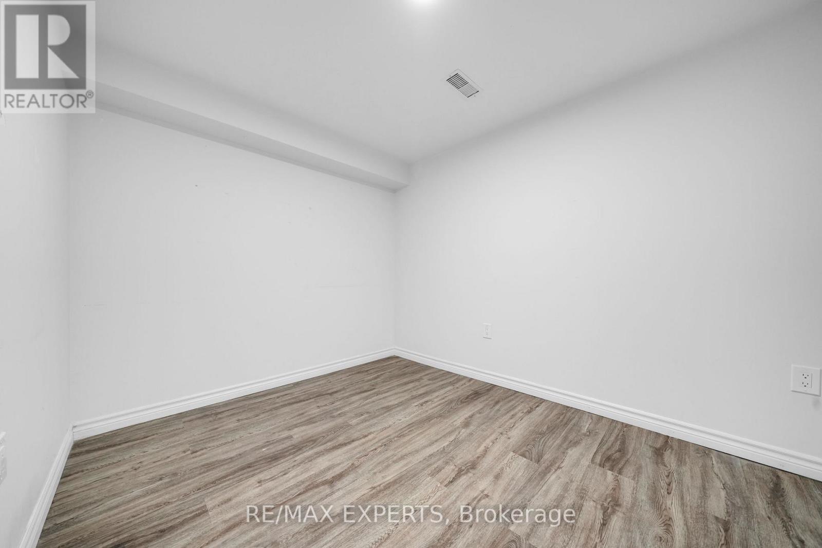 4 Larchmere Avenue, Toronto, Ontario  M9L 2N1 - Photo 38 - W12565078