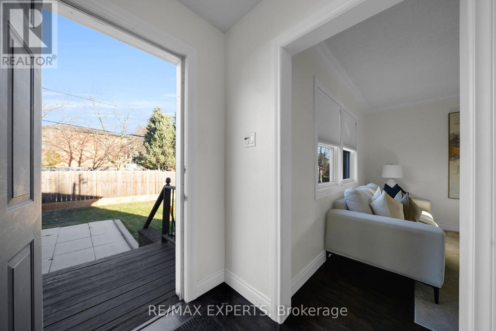 4 Larchmere Avenue, Toronto, Ontario  M9L 2N1 - Photo 7 - W12565078