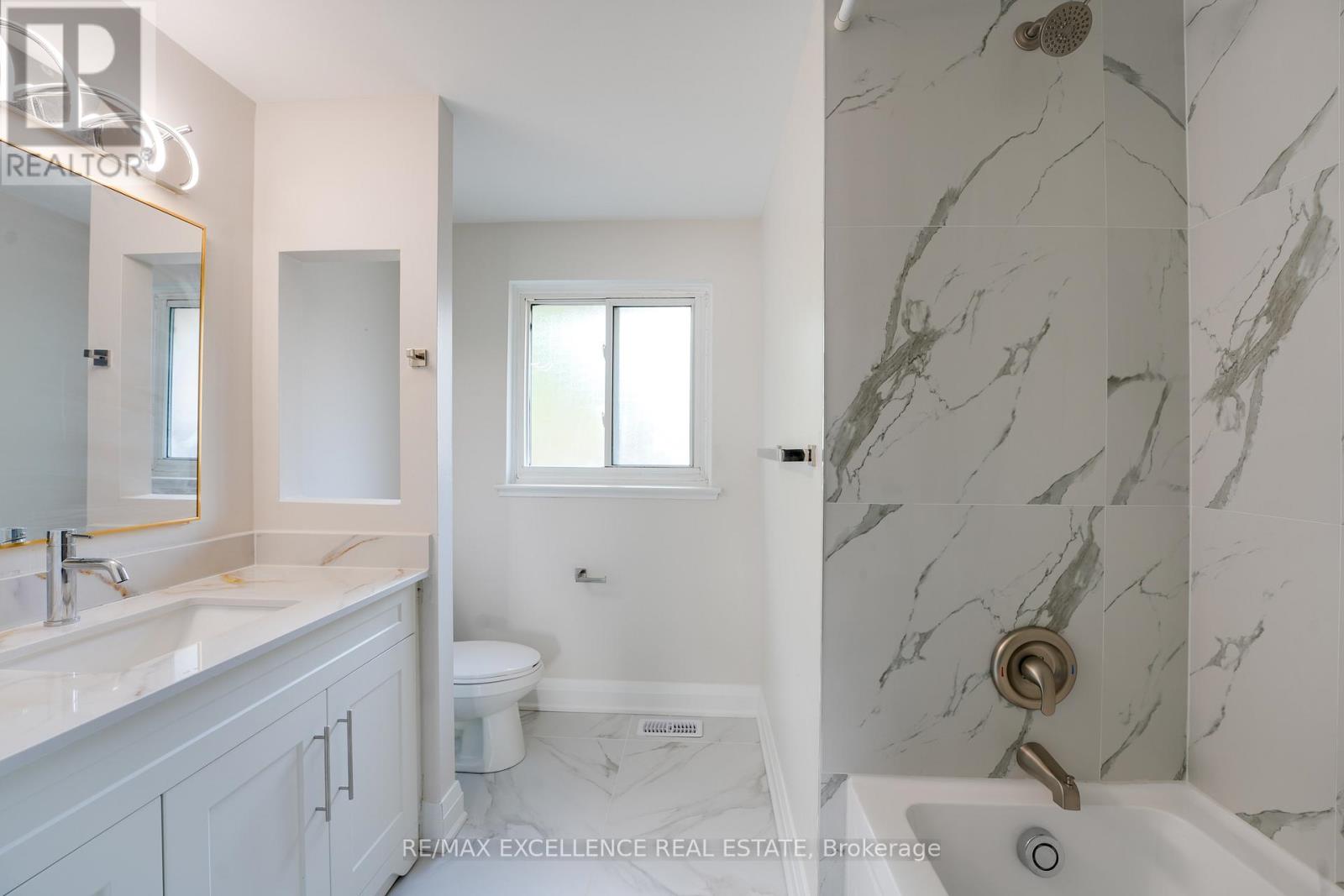 85 Watson Crescent, Brampton, Ontario  L6W 1E5 - Photo 18 - W12565086