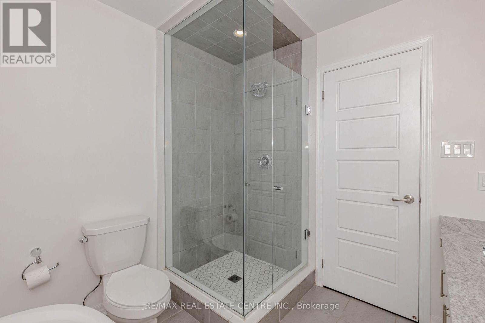 112 Burnhamthorpe Road E, Oakville, Ontario  L6H 0X8 - Photo 31 - W12565088