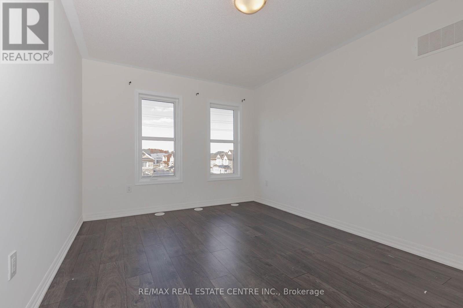 112 Burnhamthorpe Road E, Oakville, Ontario  L6H 0X8 - Photo 32 - W12565088