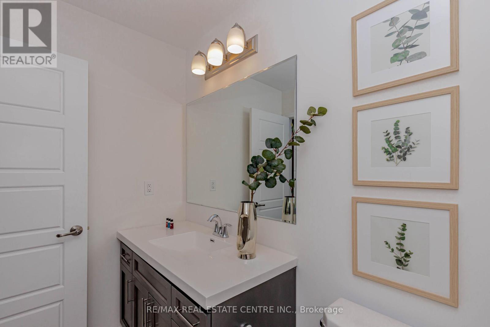 112 Burnhamthorpe Road E, Oakville, Ontario  L6H 0X8 - Photo 34 - W12565088