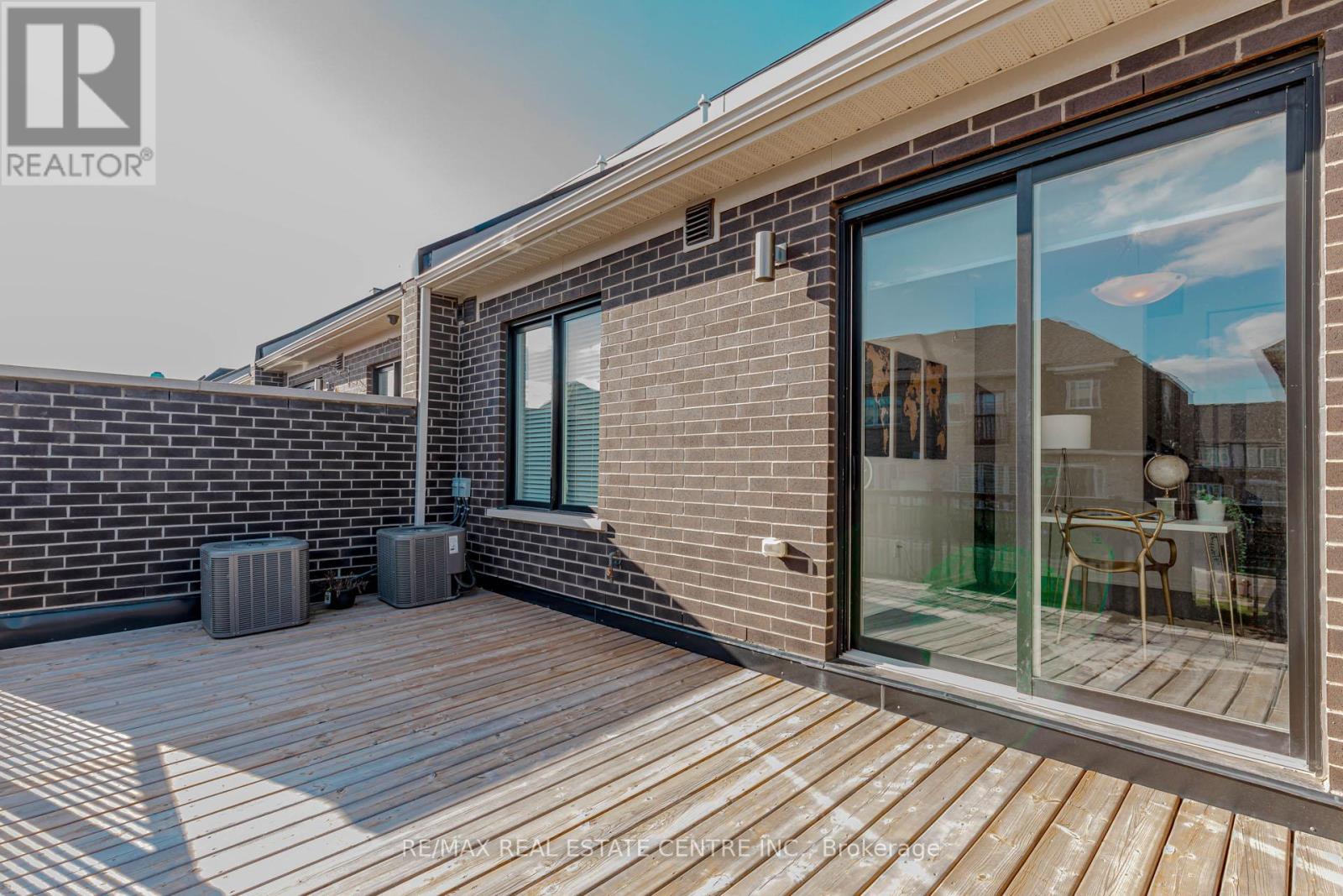 112 Burnhamthorpe Road E, Oakville, Ontario  L6H 0X8 - Photo 45 - W12565088