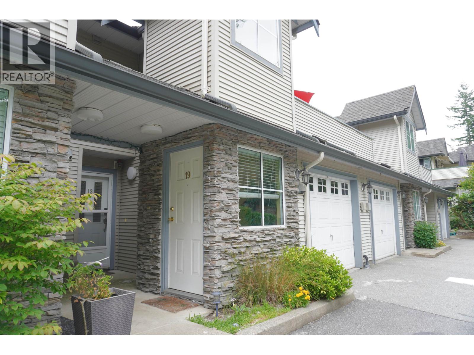 19 19034 Mcmyn Road, Pitt Meadows, British Columbia  V3Y 2N8 - Photo 2 - R3069162