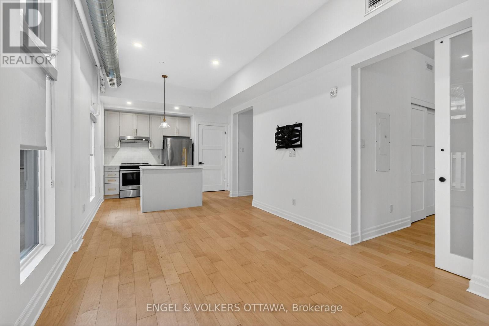 105 - 101 Pinhey Street, Ottawa, Ontario K1Y 1T7 - Photo 10 - X12565120