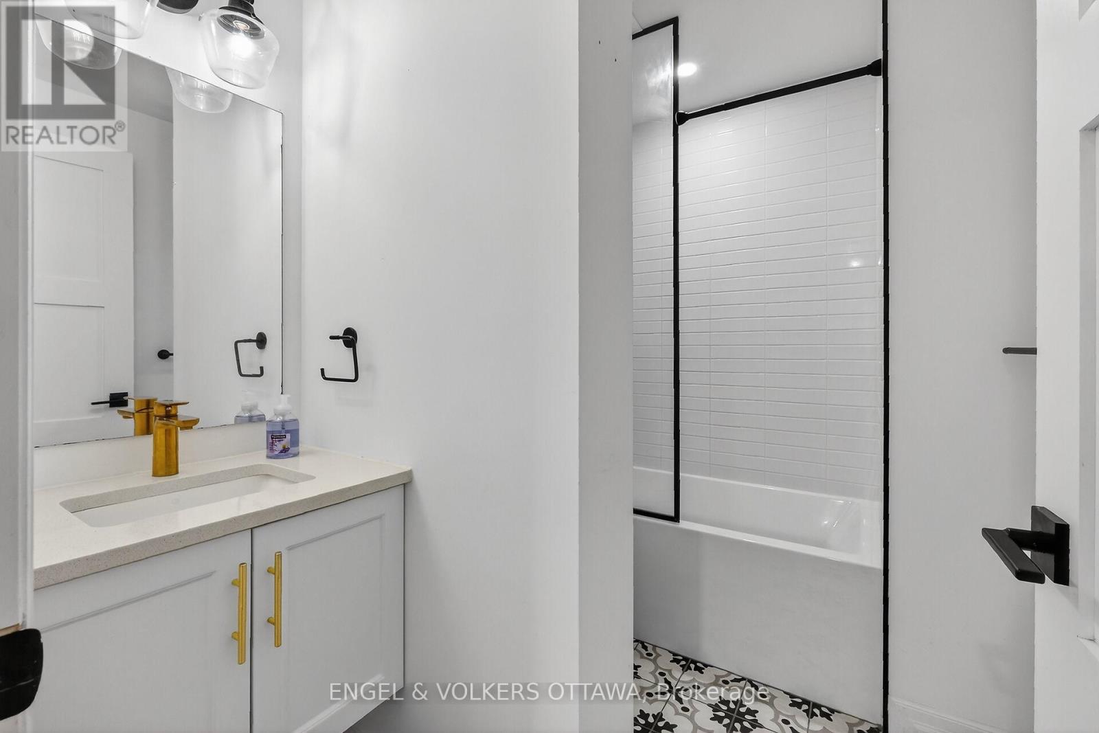 105 - 101 Pinhey Street, Ottawa, Ontario K1Y 1T7 - Photo 33 - X12565120