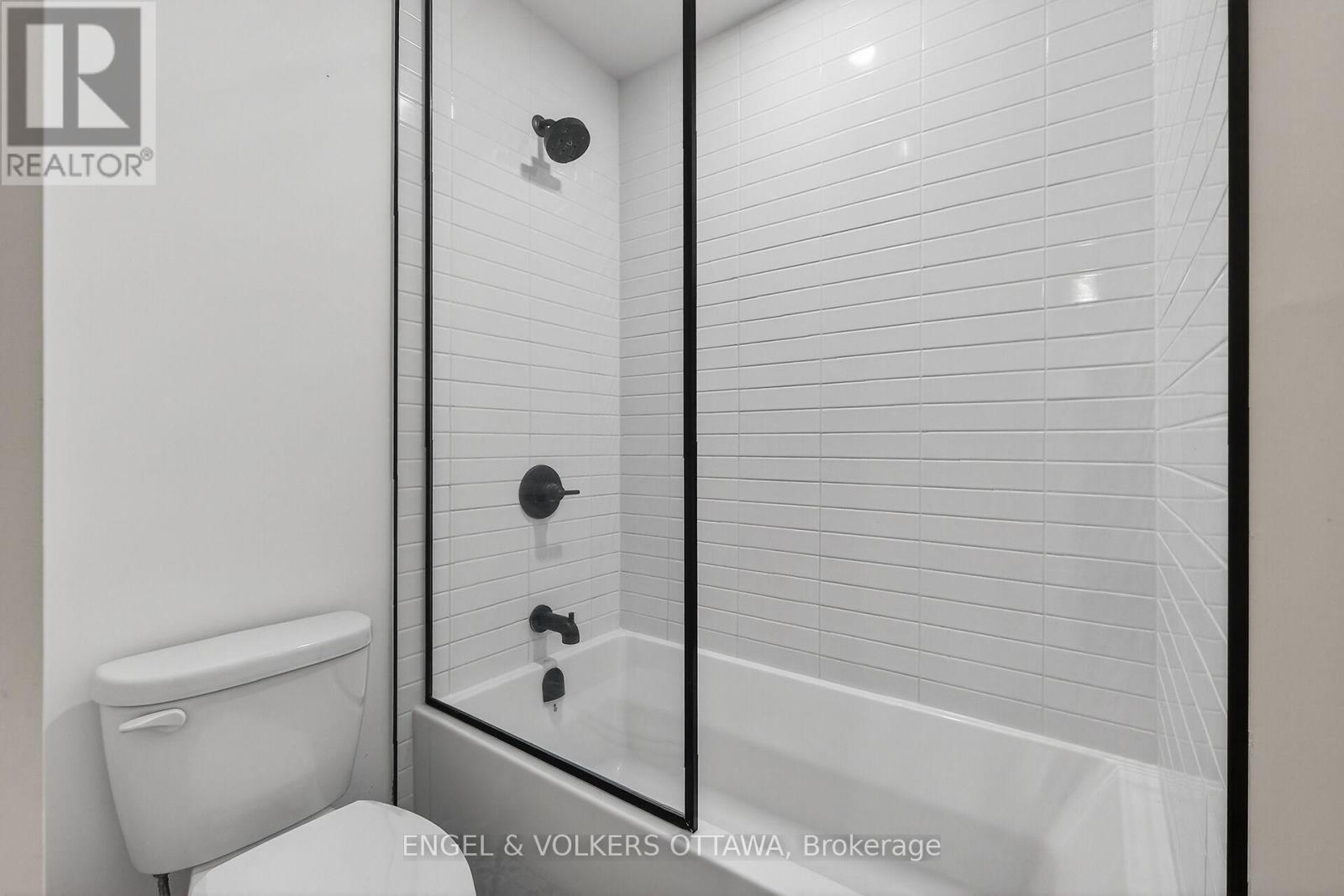 105 - 101 Pinhey Street, Ottawa, Ontario K1Y 1T7 - Photo 34 - X12565120