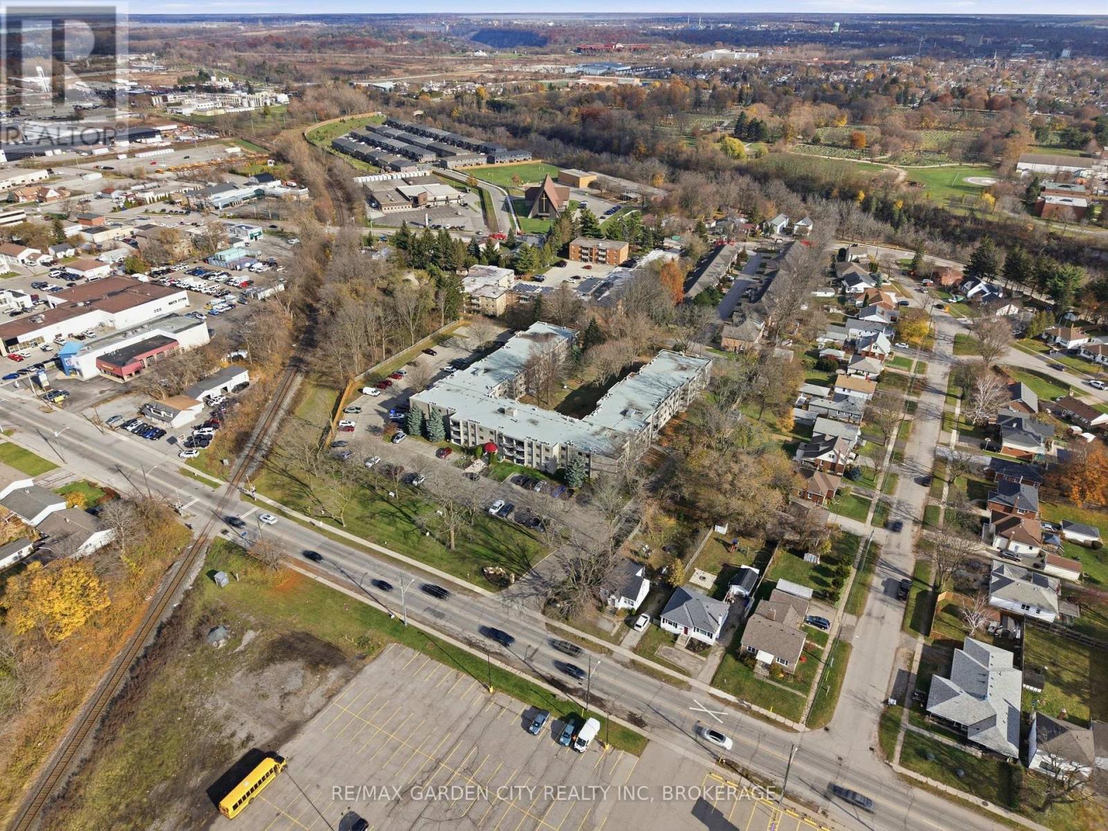 230 - 4658 Drummond Road, Niagara Falls, Ontario  L2E 7E1 - Photo 26 - X12565118