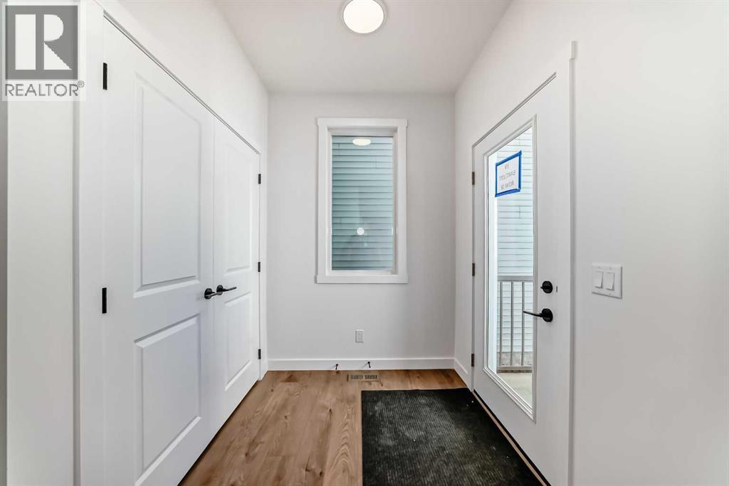 39 Bartlett Row Se, Calgary, Alberta  T3S 0P1 - Photo 3 - A2260490