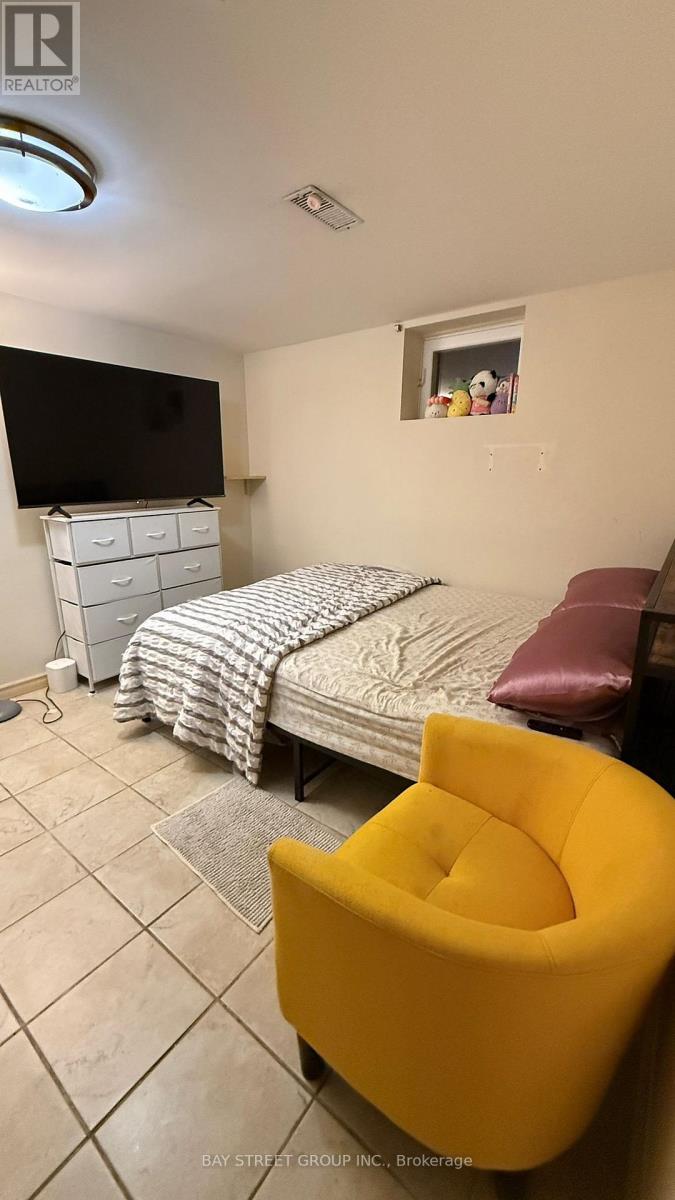 Bsmt - 657 Pharmacy Avenue, Toronto, Ontario  M1L 3H6 - Photo 11 - E12565104