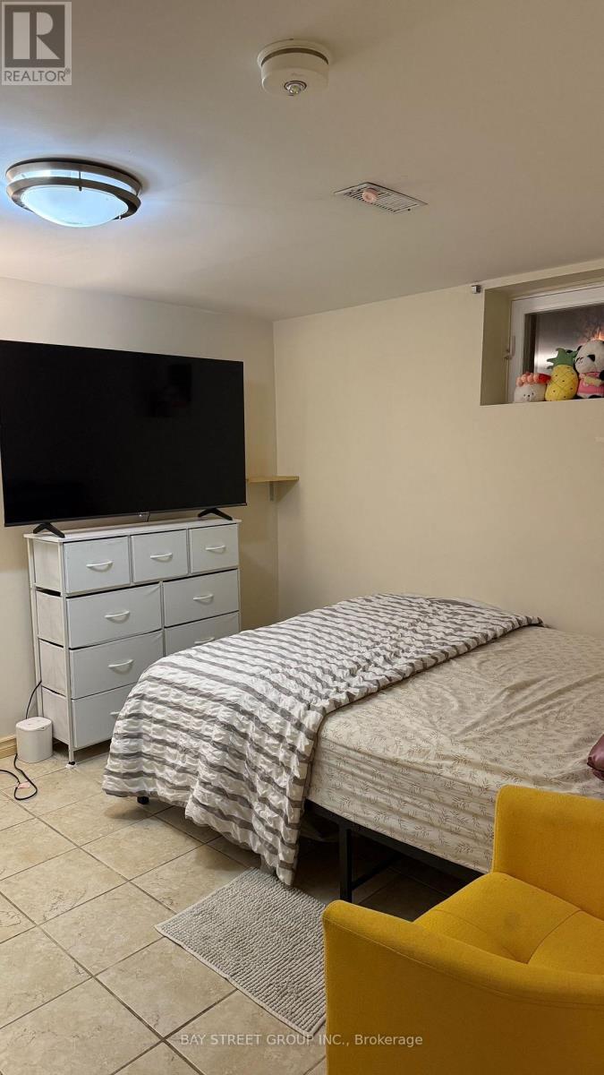 Bsmt - 657 Pharmacy Avenue, Toronto, Ontario  M1L 3H6 - Photo 6 - E12565104