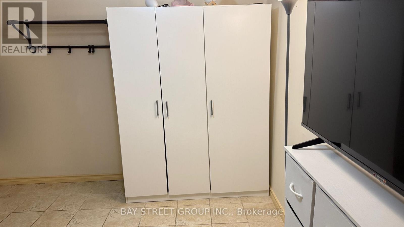 Bsmt - 657 Pharmacy Avenue, Toronto, Ontario  M1L 3H6 - Photo 8 - E12565104