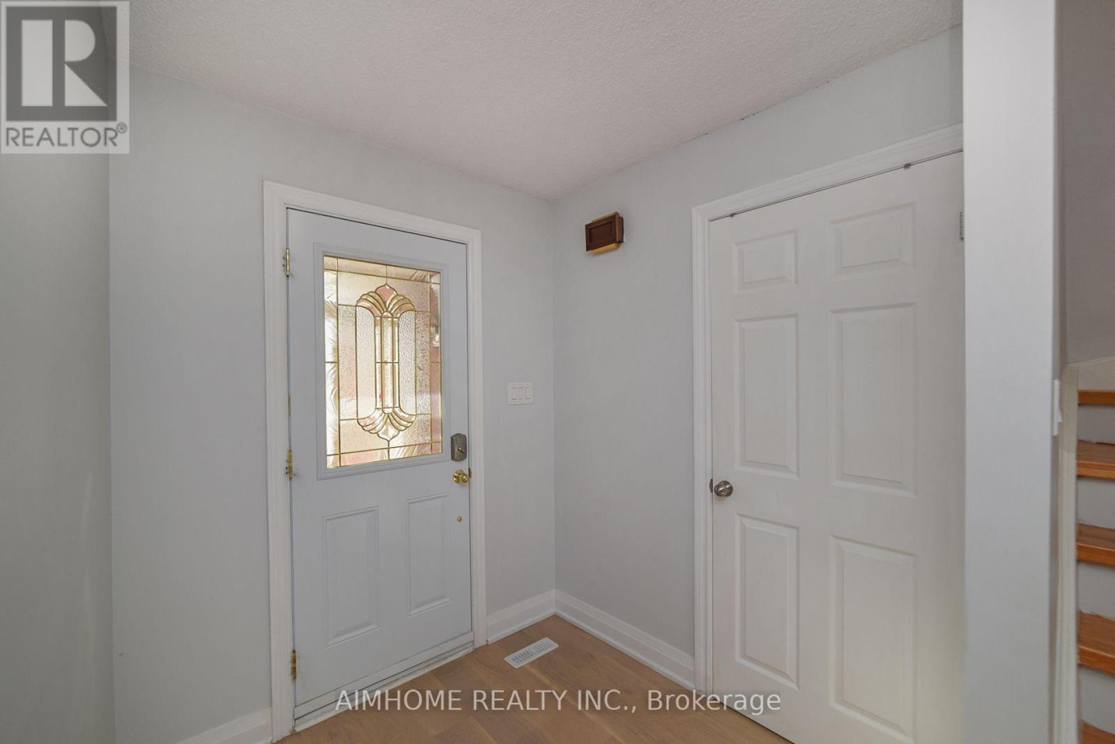 28 Longbow Square, Toronto, Ontario  M1W 2W7 - Photo 2 - E12565106