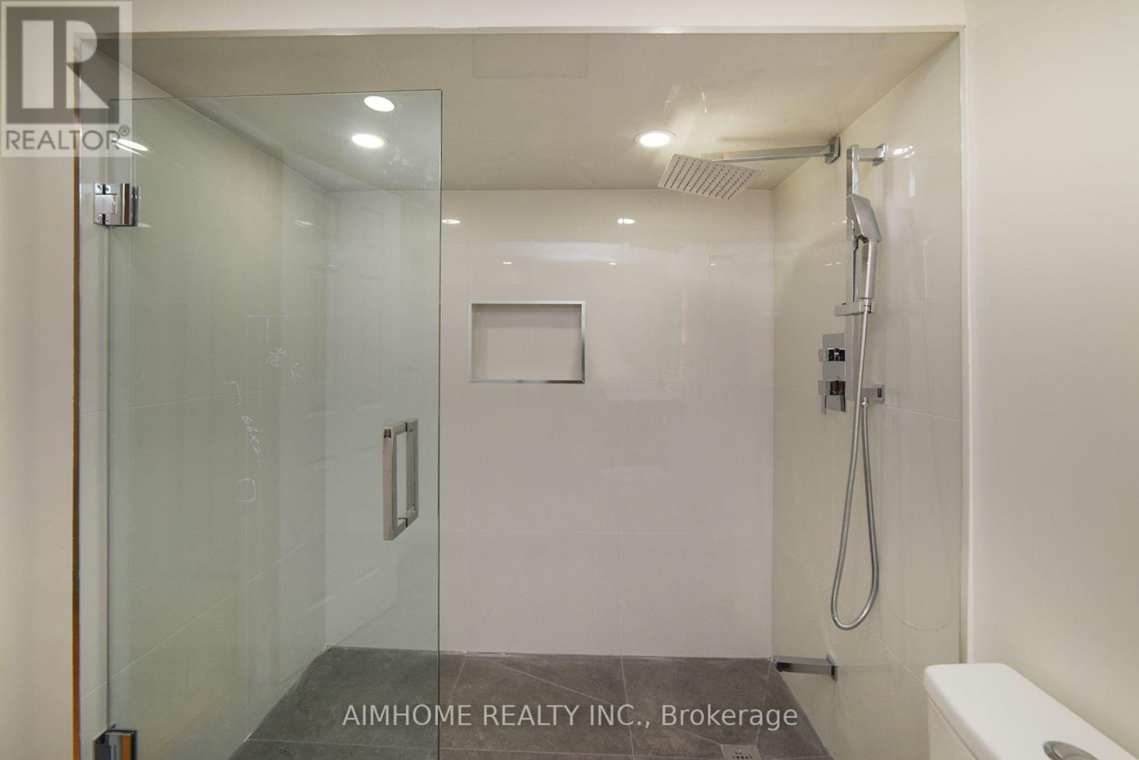 28 Longbow Square, Toronto, Ontario  M1W 2W7 - Photo 41 - E12565106