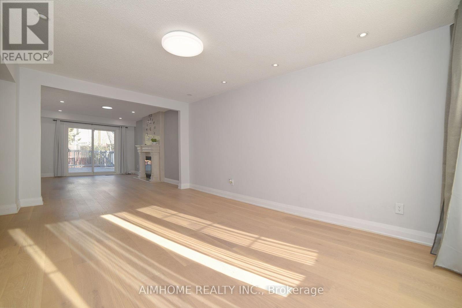 28 Longbow Square, Toronto, Ontario  M1W 2W7 - Photo 7 - E12565106