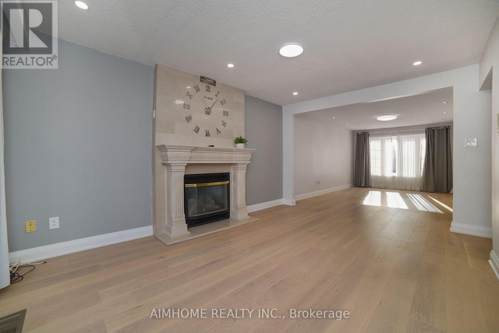 28 Longbow Square, Toronto, Ontario  M1W 2W7 - Photo 9 - E12565106