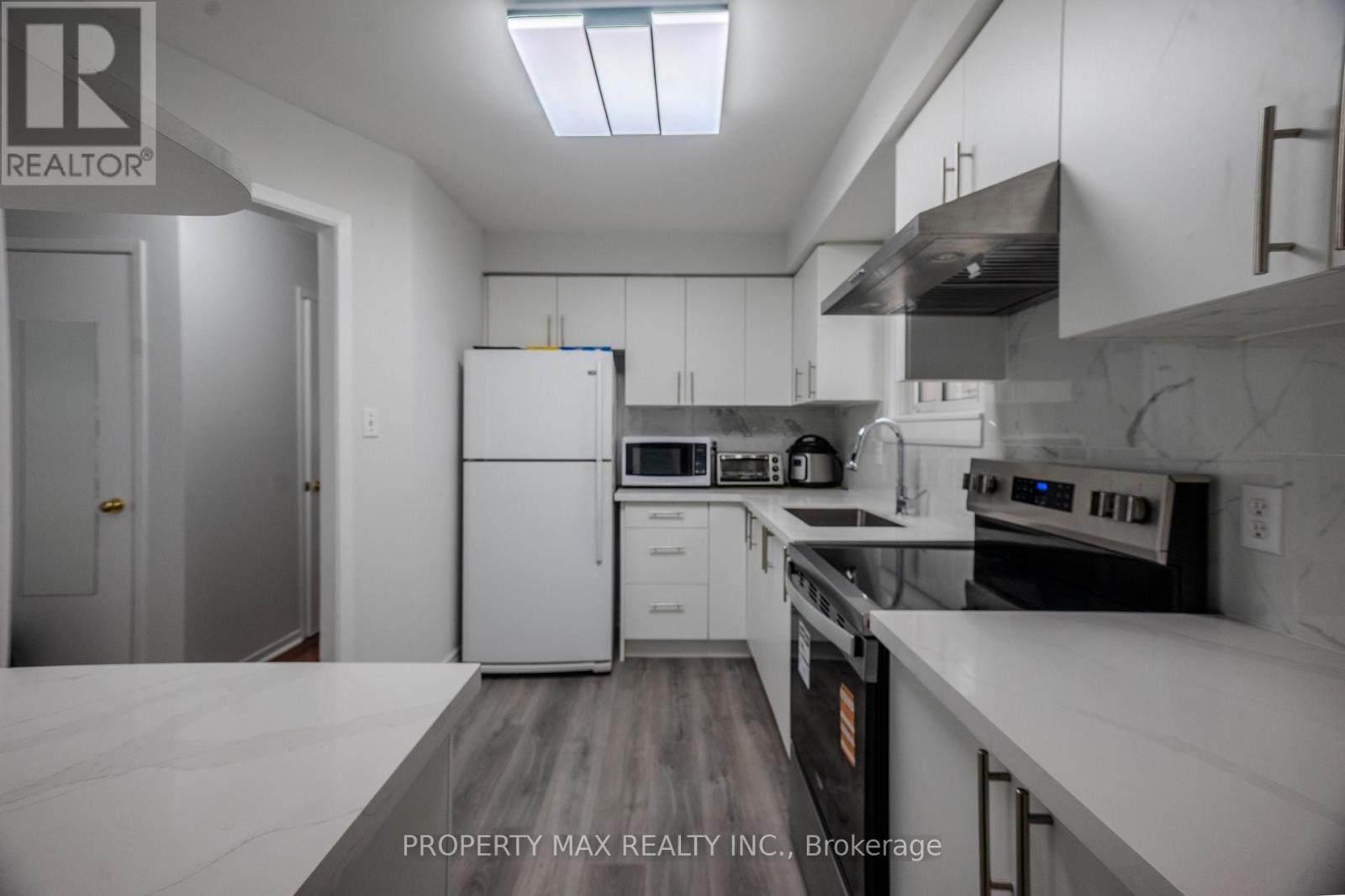 52 Whispering Willow Pathway, Toronto, Ontario  M1B 4B3 - Photo 3 - E12565122