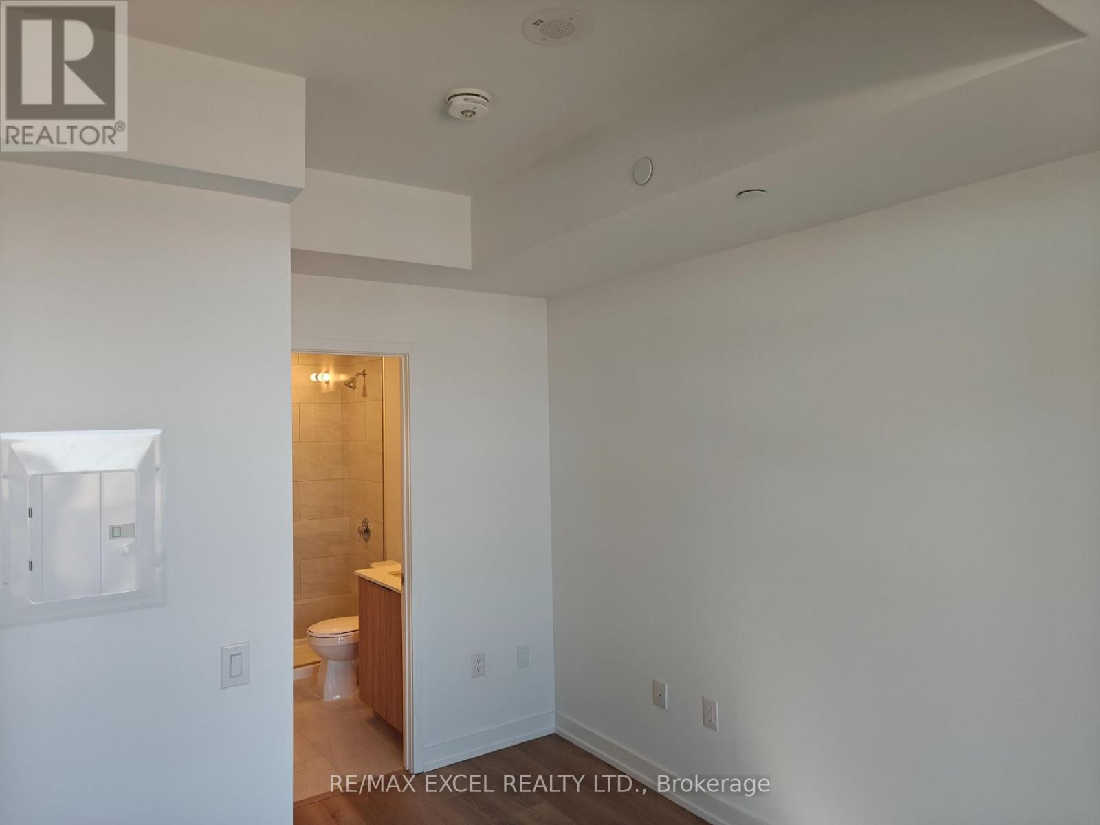 1903 - 395 Square One Drive, Mississauga, Ontario  L5B 0P6 - Photo 13 - W12565094