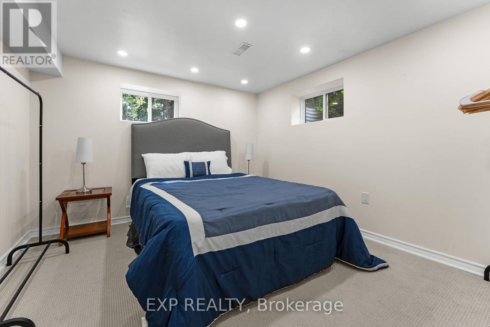 208 Glen Oak Drive, Oakville, Ontario  L6K 2J2 - Photo 23 - W12565100