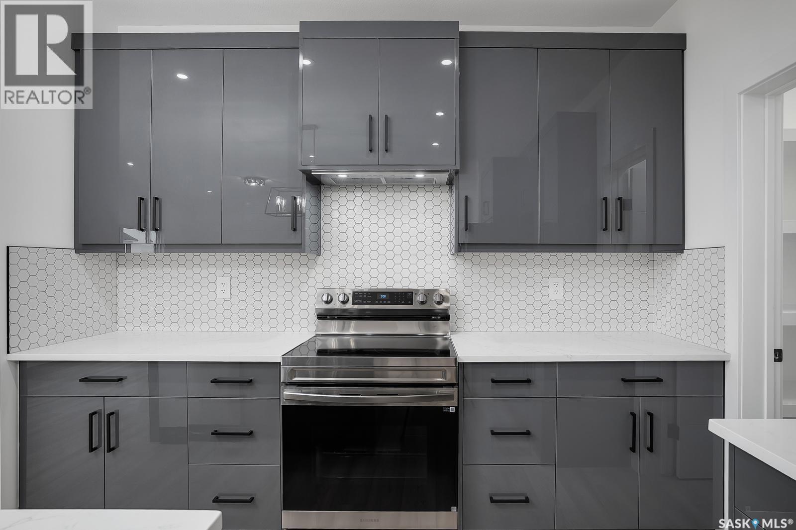 207 Taskamanwa Street, Saskatoon, Saskatchewan  S7H 2T2 - Photo 6 - SK024278