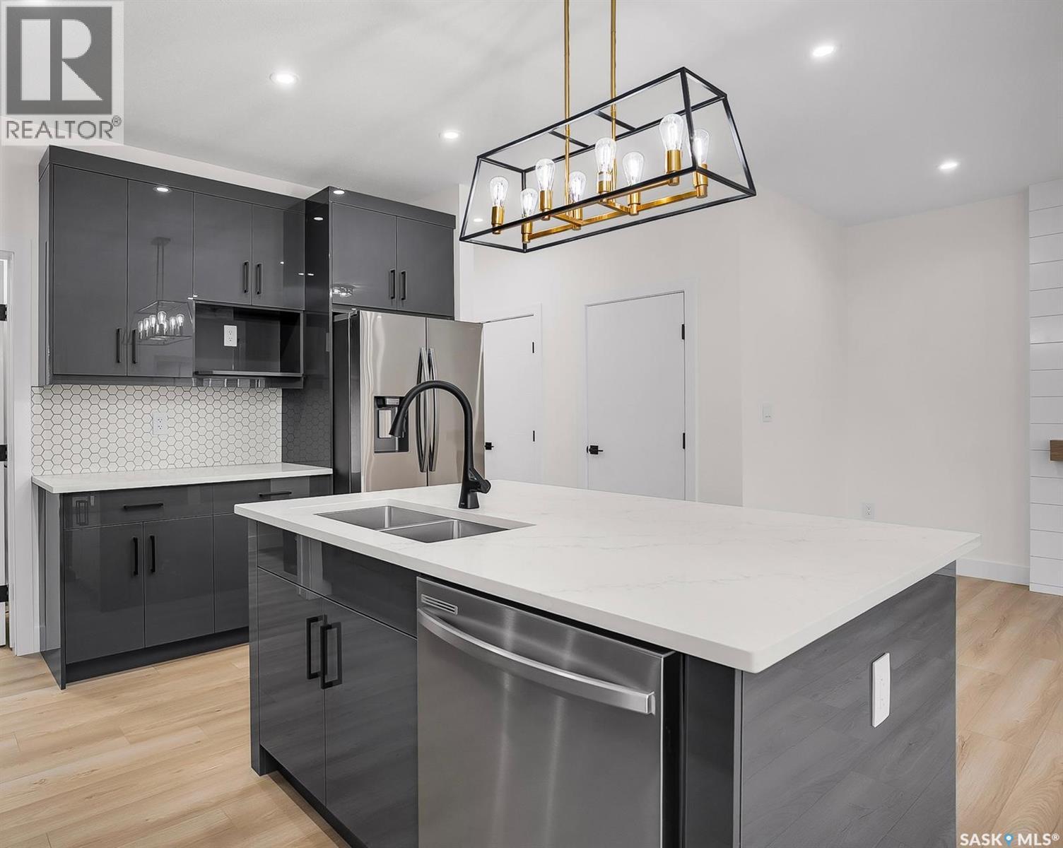 207 Taskamanwa Street, Saskatoon, Saskatchewan  S7H 2T2 - Photo 7 - SK024278