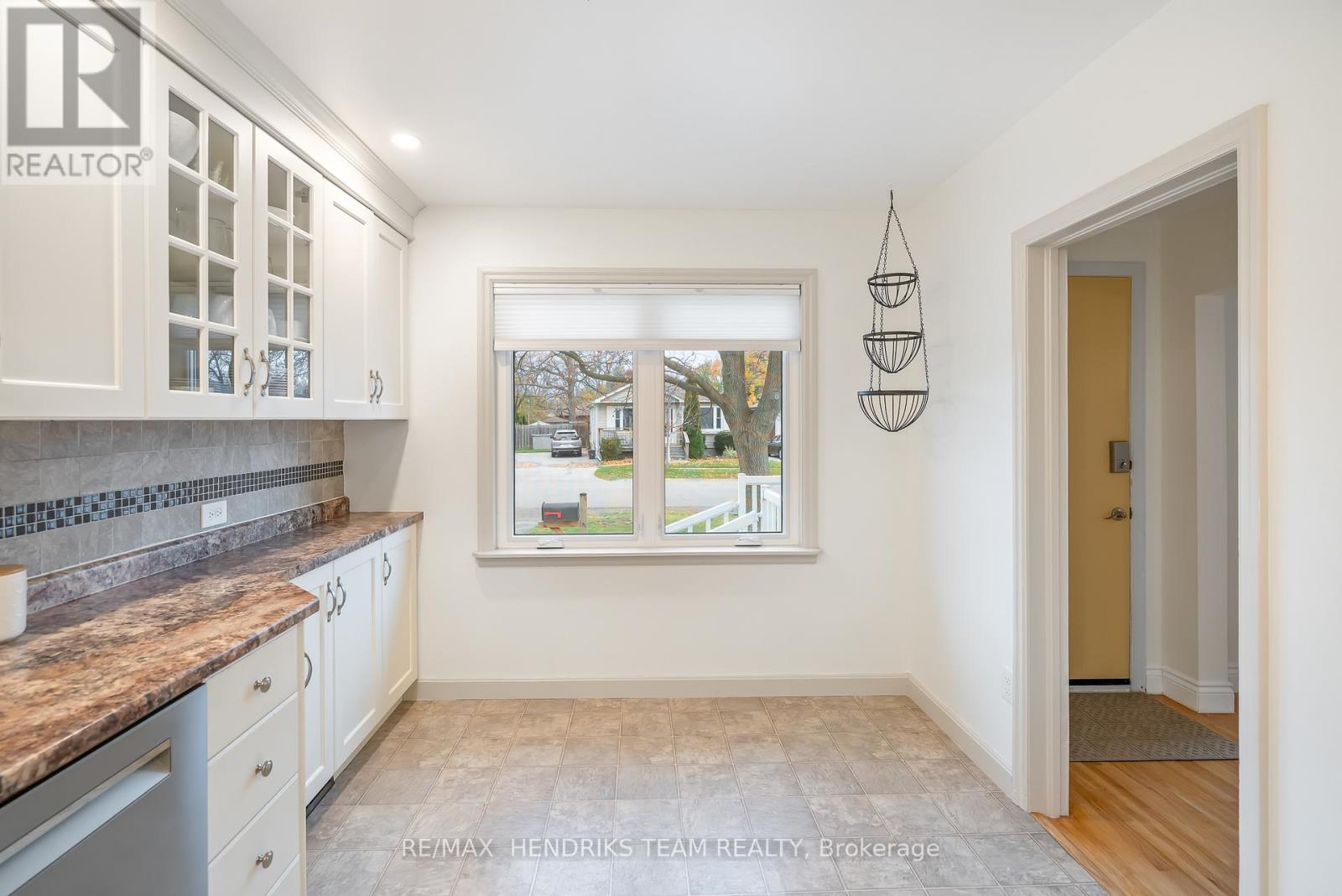 12 Duncan Drive, St. Catharines, Ontario  L2N 3N9 - Photo 5 - X12565134