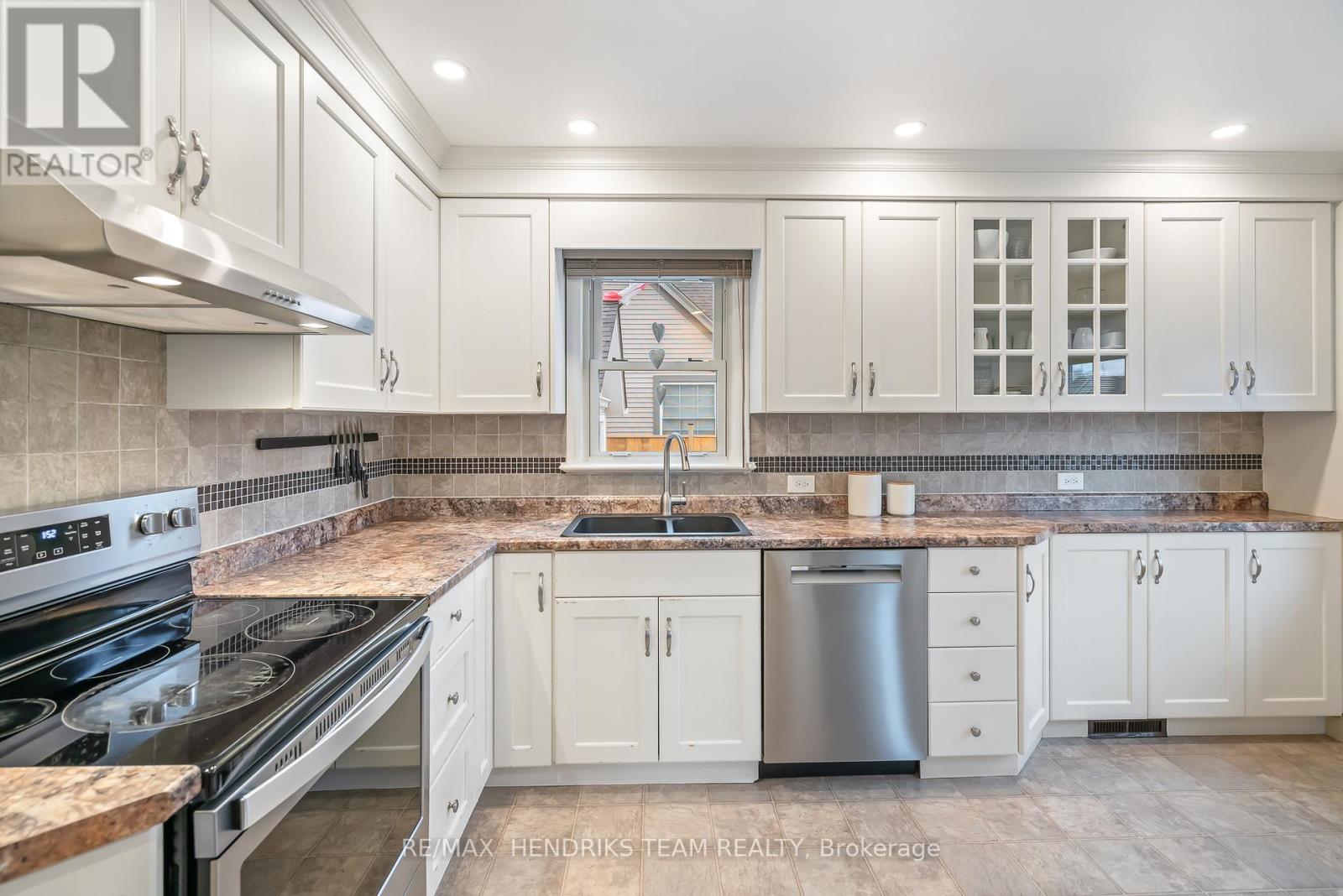 12 Duncan Drive, St. Catharines, Ontario  L2N 3N9 - Photo 7 - X12565134