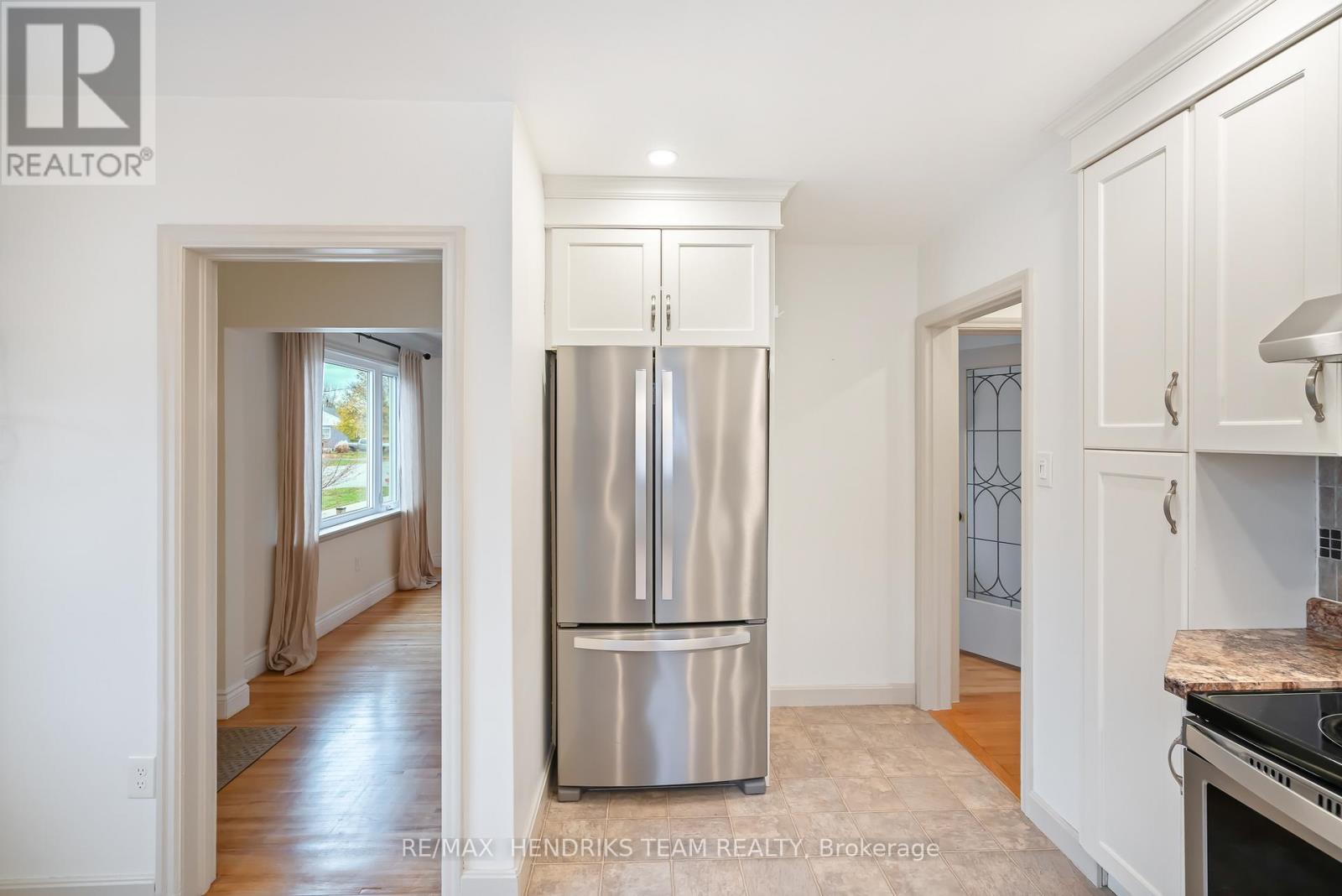 12 Duncan Drive, St. Catharines, Ontario  L2N 3N9 - Photo 9 - X12565134