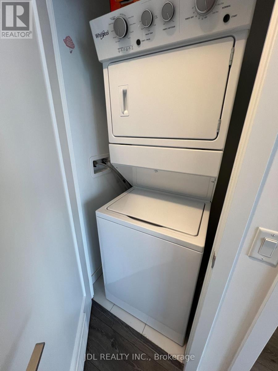 1901 - 95 Oneida Crescent, Richmond Hill, Ontario  L4B 0H5 - Photo 11 - N12565140