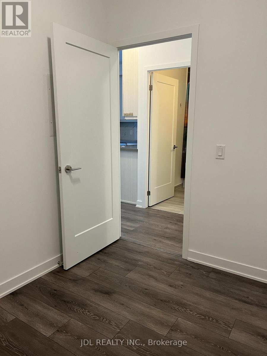 1901 - 95 Oneida Crescent, Richmond Hill, Ontario  L4B 0H5 - Photo 4 - N12565140