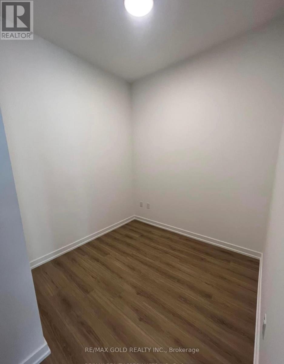 102 - 10 Lagerfeld Drive, Brampton, Ontario  L7A 5L3 - Photo 10 - W12565124