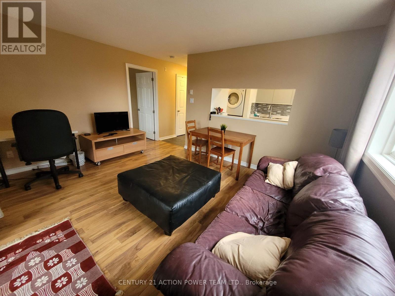 209 - 270 Brittany Drive, Ottawa, Ontario  K1K 4M3 - Photo 10 - X12565158