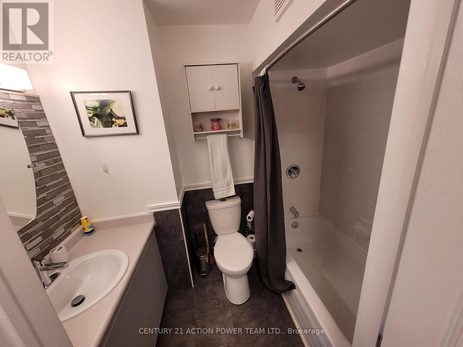 209 - 270 Brittany Drive, Ottawa, Ontario  K1K 4M3 - Photo 11 - X12565158