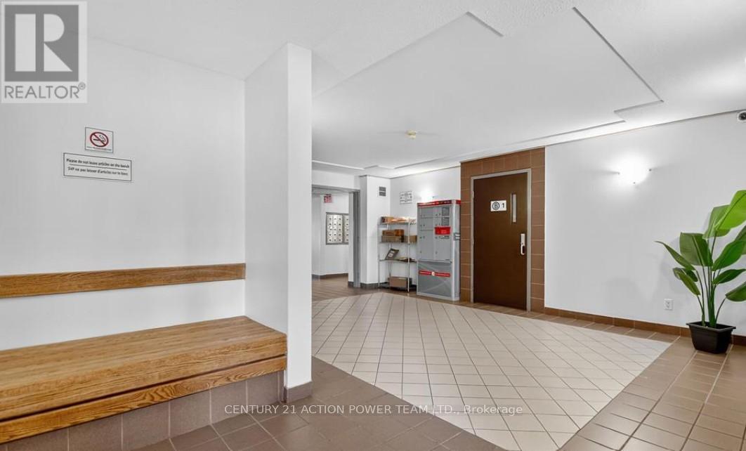 209 - 270 Brittany Drive, Ottawa, Ontario  K1K 4M3 - Photo 3 - X12565158