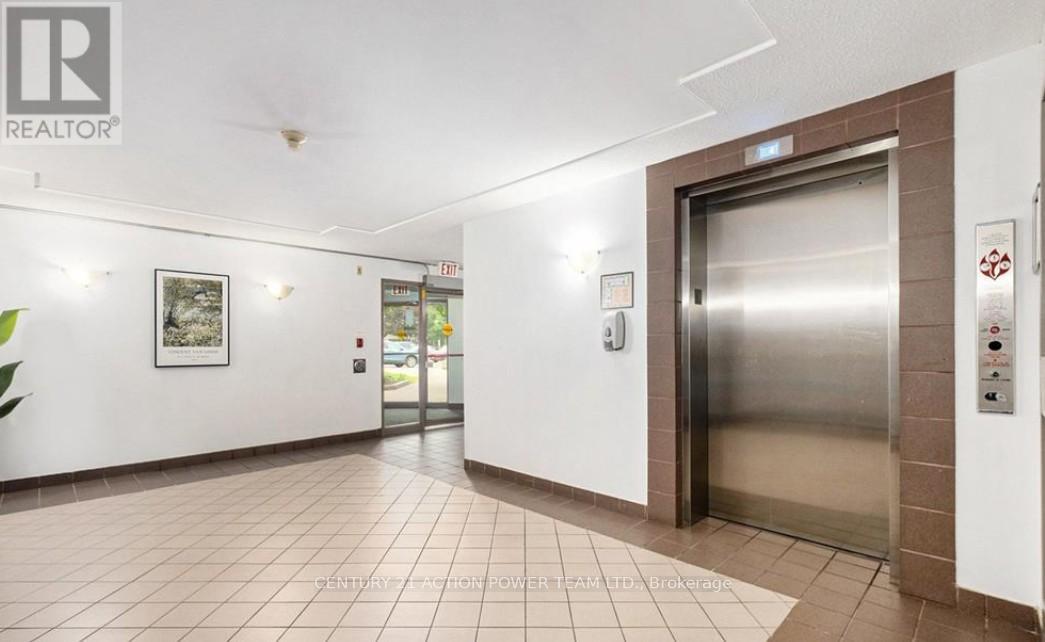 209 - 270 Brittany Drive, Ottawa, Ontario  K1K 4M3 - Photo 4 - X12565158